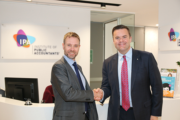Pearsons' David Lyons and IPA's Andrew Conway cement their training agreement.